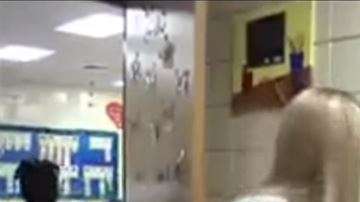 Esta maestra hace que inicien y culminen el día sus alumnos de la mejor forma.