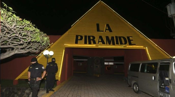 Motel "La Pirámide", en Sonsonate. / Foto: Archivo de La Prensa Gráfica.