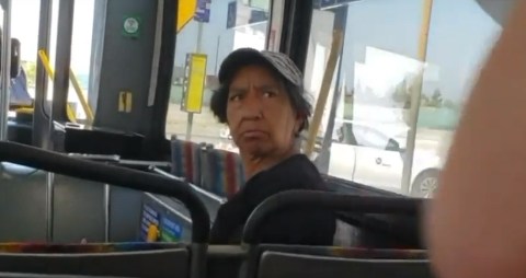 No hubo quien logró mover a esta mujer de su asiento.