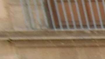 Miembros de la prensa sostienen imágenes de colegas durante una protesta contra el asesinato o la desaparición de más de 140 periodistas y reporteros gráficos en México desde el 2000, frente al Palacio Nacional.