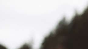 Los abrazos constantes hicieron que la mujer enfermara.