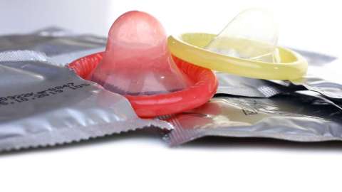 El uso del condón previene las enfermedades de transmisión sexual.