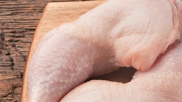 pollo crudo