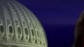 Tucker Carlson, de Fox News, y Enrique Acevedo, de Univisión.