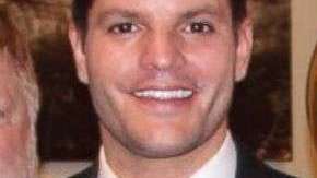 Los gemelos Josh y Jeremy Salyers propusieron matrimonio a las gemelas Brittany y Briana Deane en Twin Lakes State Park en Virginia