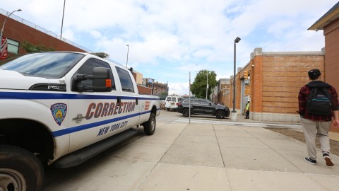 Rikers Island es la prisión más grande de NYC.