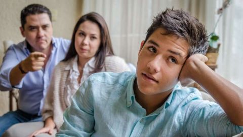 Los padres en México reprendían a los menores que no respondían "¿Mande?".
