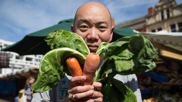 El doctor Giles Yeo, copresentador de la serie de TV de la BBC "Confía en mí, soy médico", siguió una dieta vegana durante un mes para ver el efecto en su cuerpo.