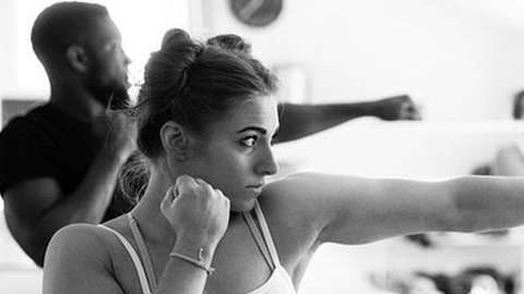 Juntar boxeo y yoga no resulta contradictorio, afirman en "BoxingYoga".
