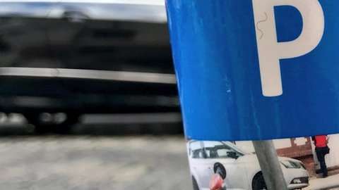 Christie Dietz descubrió la pegatina el lunes.