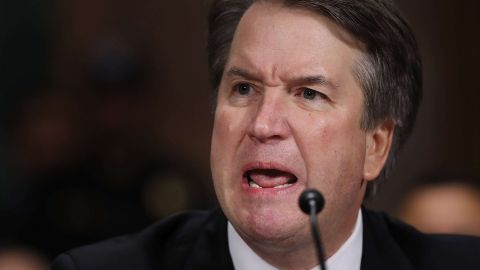 Kavanaugh respondió ante los senadores para "limpiar" su nombre.