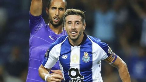 El jugador del Porto Héctor Herrera ya anotó en la Liga portuguesa. (Foto: EFE/EPA/MANUEL FERNANDO ARAUJO)