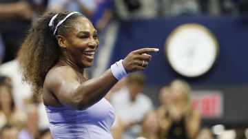 Serena Williams sonríe tras ganar la semifinal del US Open a Sevastova.