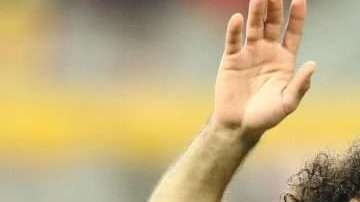 El egipcio Mohamed Salah es alabado por su técnico, el mexicano Javier Aguirre. (Foto: EFE/EPA/KHALED ELFIQI)