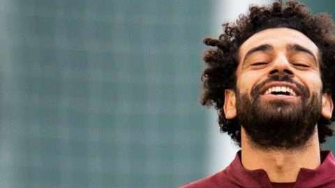 El egipcio del Liverpool Mohamed Salah se llevó el premio al Mejor Gol de la FIFA. (Foto: EFE/Peter Powell)