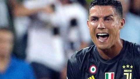 La Juventus se quedó temprano sin Cristiano Ronaldo por una roja directa. (Foto: EFE/ Juan Carlos Cárdenas)