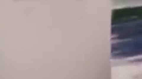 La madre de la menor acosada publicó las imágenes en Facebook.
