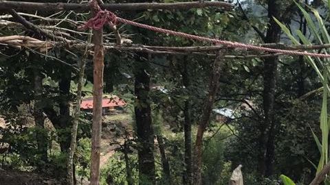 Una artesana de Yuvinani trabaja el telar de cintura, una técnica de antaño que está a punto de perderse.