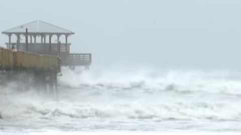 Vista de Atlantic Beach, en Carolina del Norte, la mañana del viernes.