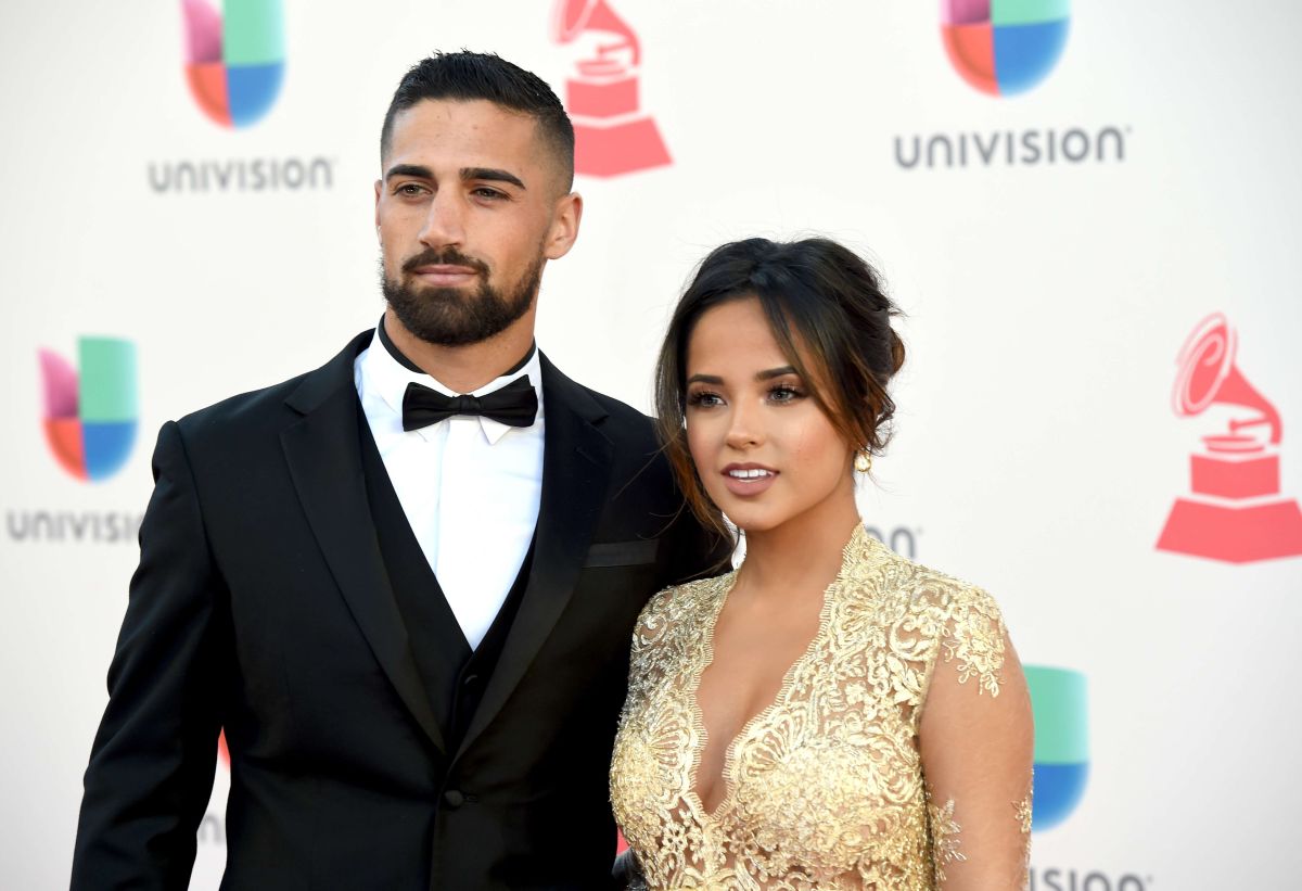 Becky G celebra cumpleaños de su novio, Sebastian Lletget, con sexy