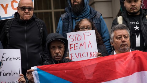 Los puertorriqueños se están quejando del fin de la ayuda federal.