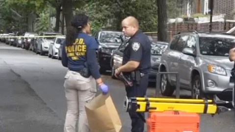 El hecho sucedió en 83 Bainbridge St.