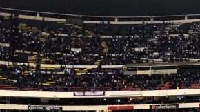 La cancha del Estadio Azteca sigue sin estar al 100%.