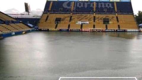 El estadio Banorte de los Dorados de Sinaloa está inundado.