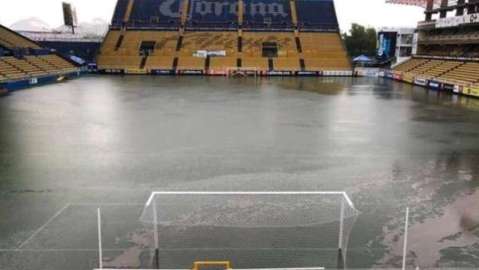 El estadio Banorte de los Dorados de Sinaloa está inundado.