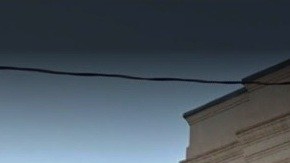 El incidente ocurrió anoche frente a esta institución