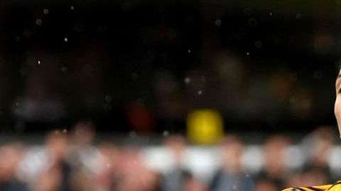 Raúl Jiménez se lamenta luego de la falla garrafal que tuvo ante el West Ham