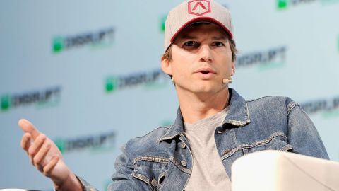 Ashton Kutcher atropelló a un joven por accidente.