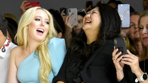Tiffany Trump acudió al desfile de Taoray Wang.