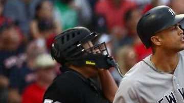 Giancarlo Stanton llevó a los New York Yankees a un nuevo récord de jonrones en la liga.  (Foto: Omar Rawlings/Getty Images)