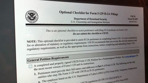 El DHS defendió el ajuste para acompañantes de visa H-2A.