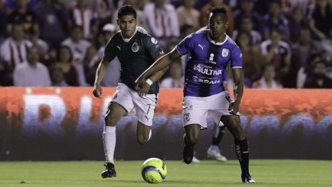 Chivas recibe a Gallos Blancos del Querétaro en duelo de la jornada 10