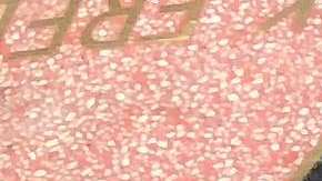 La estrella de Donald Trump en el Paseo de la Fama aparece tras rejas.