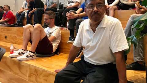 Uno de los asistentes a la charla motivacional.