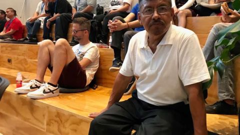 Uno de los asistentes a la charla motivacional.
