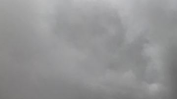 Varios vehículos en el segundo piso comenzaron a incendiarse alrededor de las 8:30 a.m.