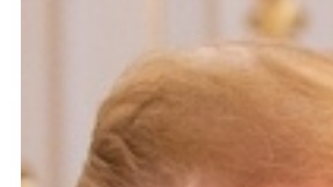 Johnson critica a Trump por repsuesta tras huracán María.