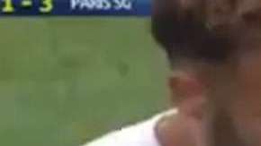 Neymar Jr. cobijó a un chico invasor.