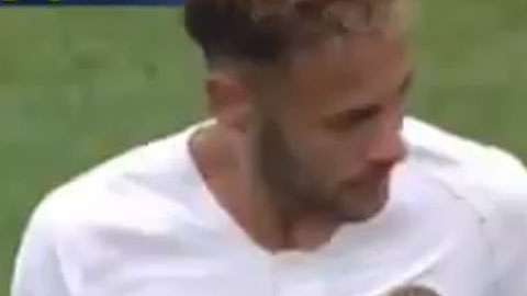 Neymar Jr. cobijó a un chico invasor.