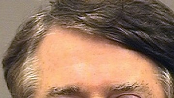 Dos momentos: Paul Manafort encarcelado y en una de sus primeras apariciones en la Corte.