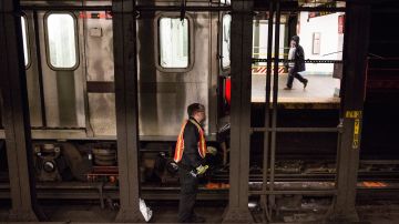 La MTA aprovechará la disminución de pasajeros para realizar arreglos en las vías del tren E. /Archivo