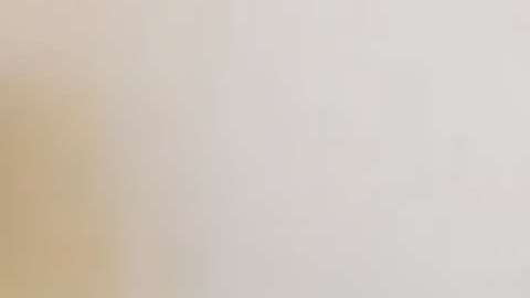 Un niño británico tiene una rara alergia al sol