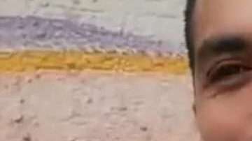 Sebastián Carrera, el hincha solitario de Puerto Montt que opta por un premio The Best.