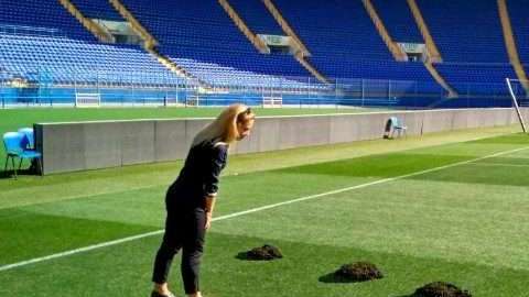 Las huellas del topo que hizo estragos en la cancha del Shaktar.