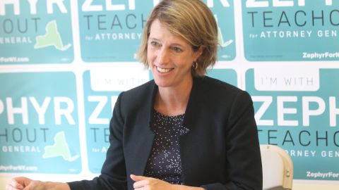 Candidata a Fiscal General, Zephyr Teachout en su oficina en El Barrio, Manhattan.