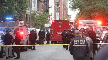 NYPD investiga un paquete sospechoso en el correo de West 52 St